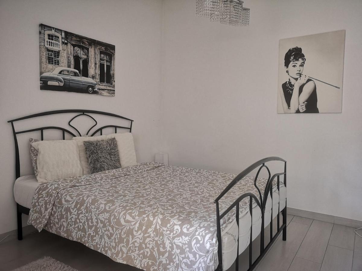Smart Home Lux Iasi Exterior photo